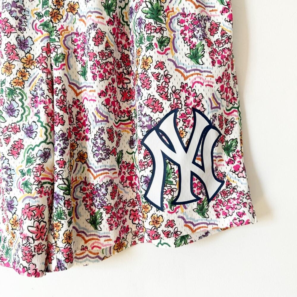 Rare New Era New York Yankees Watercolor Floral Shorts XL - Picture 3 of 8